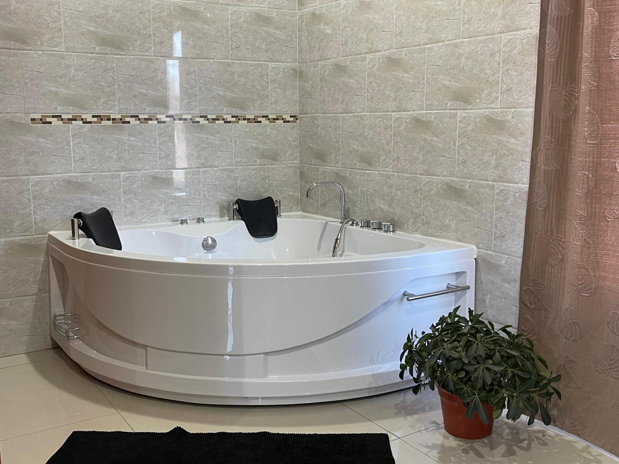 Suite Con Jacuzzi En Rio Laja מראה חיצוני תמונה